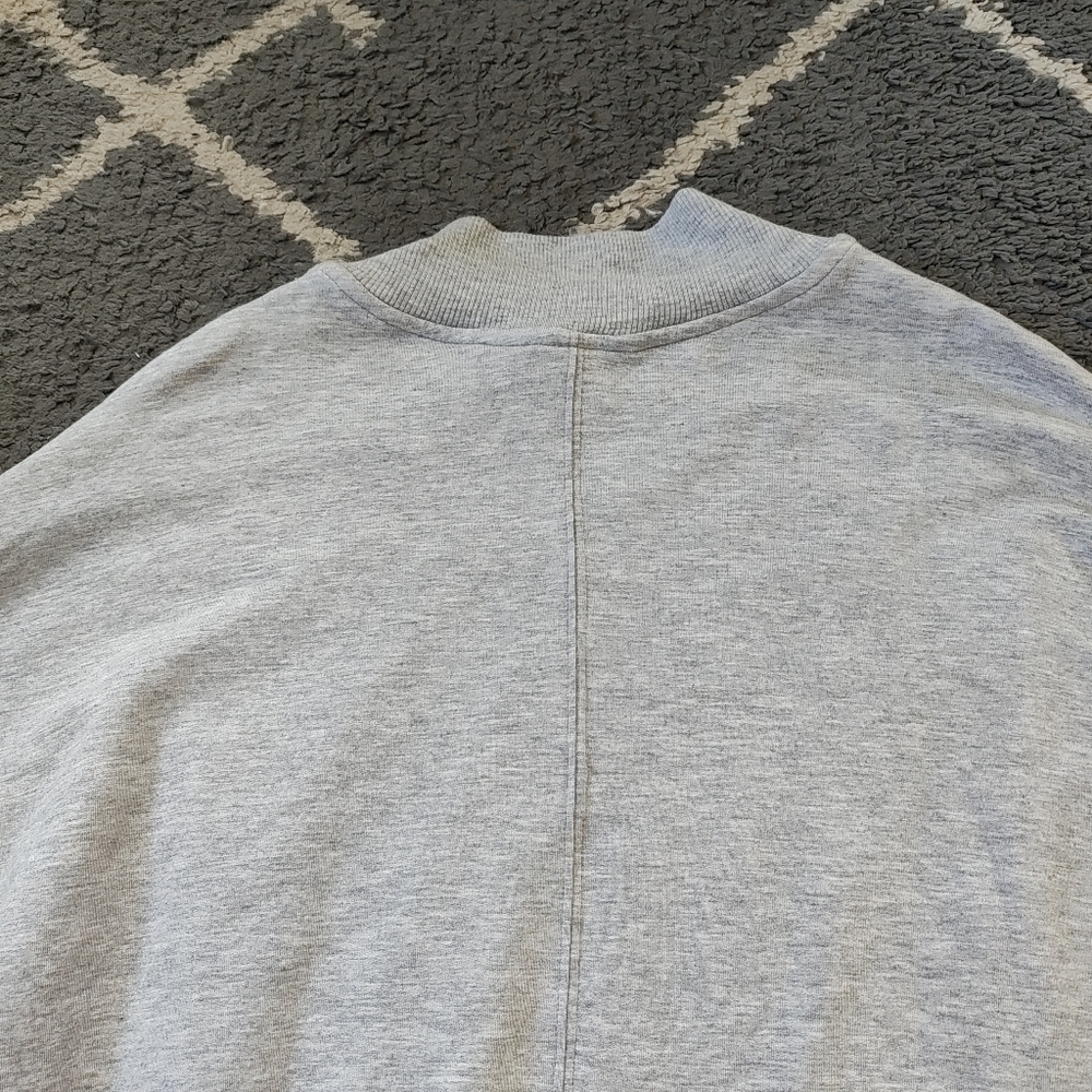 Athleta Women's Apollo Crewneck Sweatshirt Athletic Grey Soft Small Petite - Picture 12 of 14